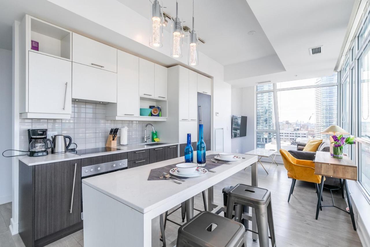 Luxury 2 Bedroom In The Heart Of Entertainment District - City Skyline View & Balcony Toronto Extérieur photo